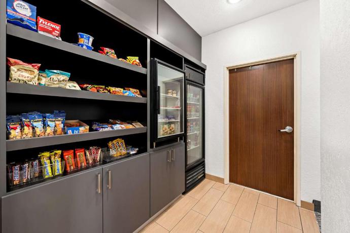 Imagen de los interiores del Hotel Best Western Bryan College Station. Foto 13