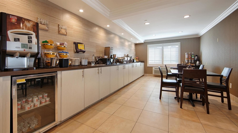 Imagen del bar/restaurante del Hotel Best Western Burbank Airport Inn. Foto 4