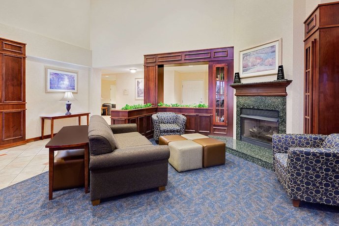 Imagen de los interiores del Hotel Best Western Byron Center. Foto 19