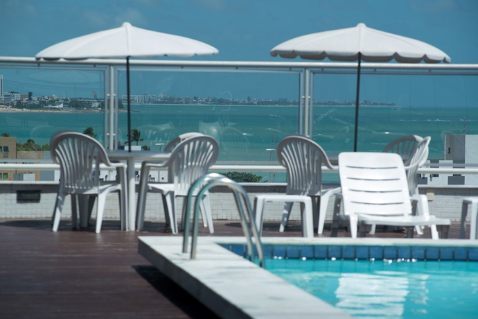 Imagen de la piscina del Hotel Best Western Caicara. Foto 16