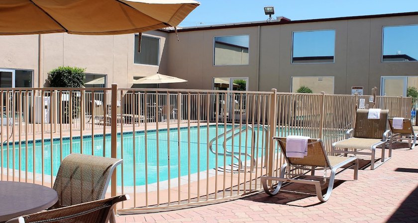 Imagen de la piscina del Hotel Best Western Canoga Park Motor Inn. Foto 20