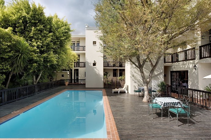 Imagen de la piscina del Hotel Best Western Cape Suites. Foto 16