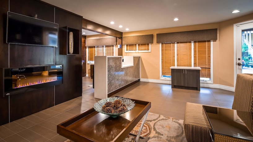 Imagen de los interiores del Hotel Best Western Carmel's Town House Lodge. Foto 13