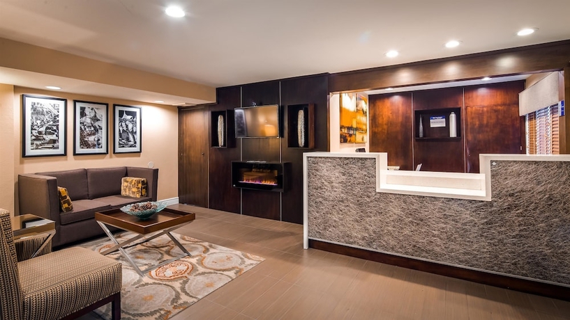 Imagen de los interiores del Hotel Best Western Carmel's Town House Lodge. Foto 14