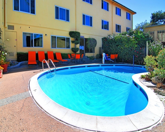 Imagen de la piscina del Hotel Best Western Carmel's Town House Lodge. Foto 16