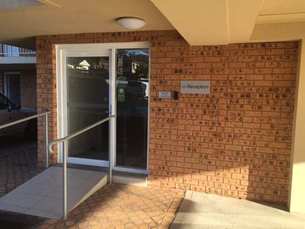 Imagen de los interiores del Hotel Best Western Casula Motor Inn. Foto 19