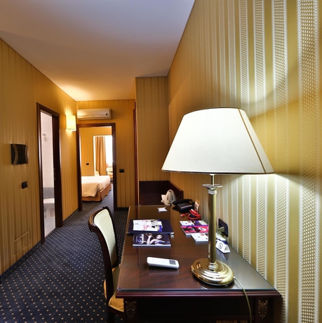 Imagen de la habitación del Hotel Best Western Cavalieri Della Corona. Foto 3