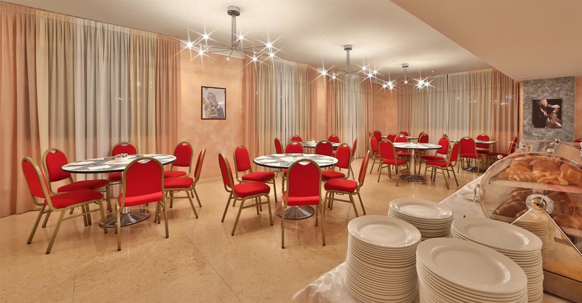 Imagen de los interiores del Hotel Best Western Cavalieri Della Corona. Foto 14