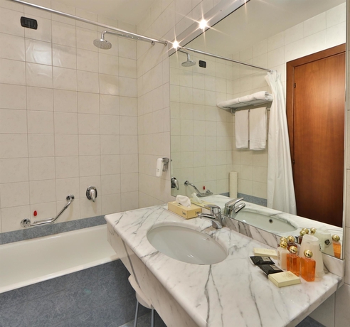 Imagen de la habitación del Hotel Best Western Cavalieri Della Corona. Foto 4