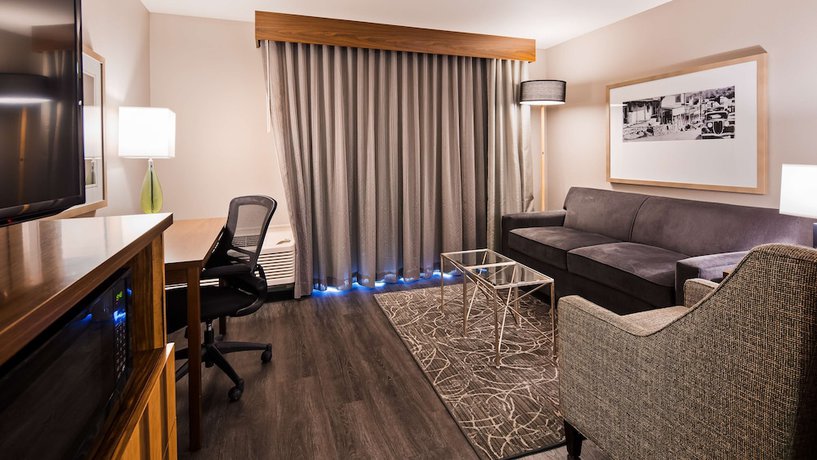 Imagen de la habitación del Hotel Best Western Cedar Inn and Suites. Foto 11