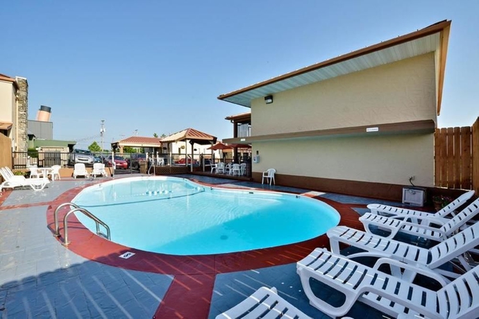 Imagen de la piscina del Hotel Best Western Center Pointe Inn. Foto 16