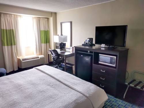 Imagen de la habitación del Hotel Best Western Charleston. Foto 8