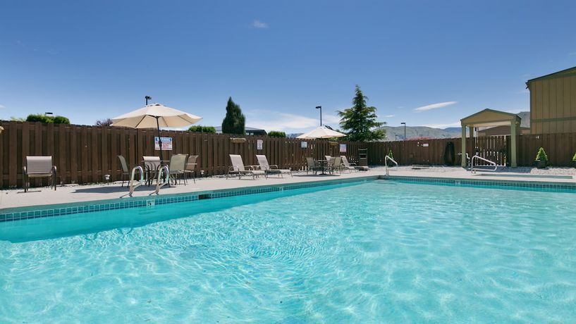 Imagen de la piscina del Hotel Best Western Chieftain Inn. Foto 18