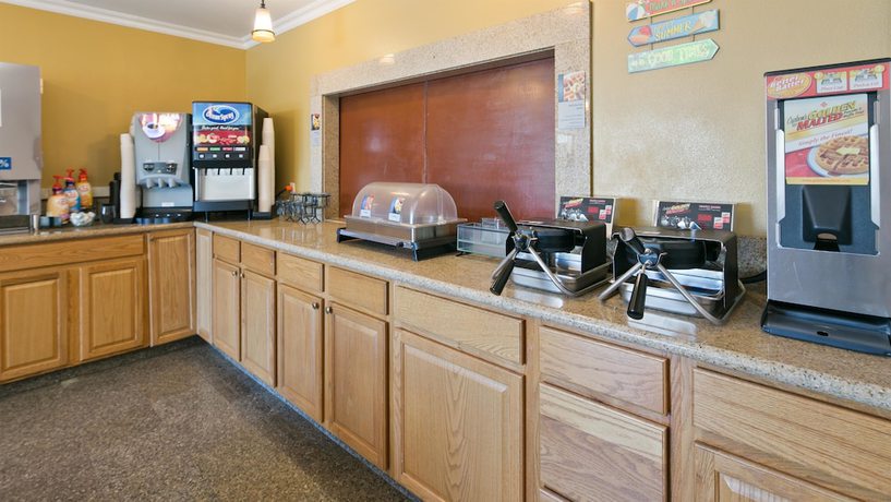Imagen del bar/restaurante del Hotel Best Western Chieftain Inn. Foto 2