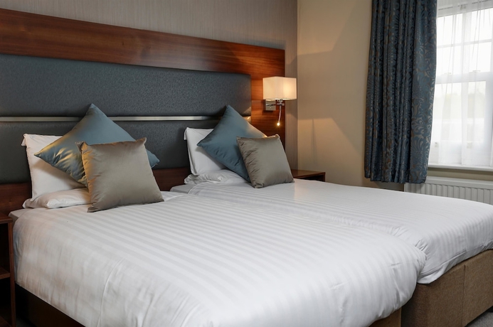 Imagen de la habitación del Hotel Best Western Chilworth Manor. Foto 6