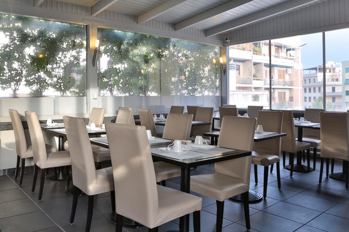 Imagen del bar/restaurante del Hotel Best Western Cinemusic. Foto 3