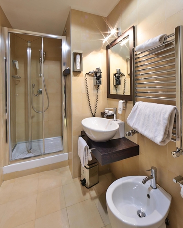 Imagen de la habitación del Hotel Best Western Cinemusic. Foto 10