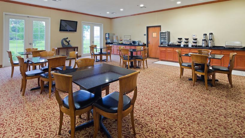 Imagen del bar/restaurante del Hotel Best Western Cleveland Inn And Suites. Foto 4
