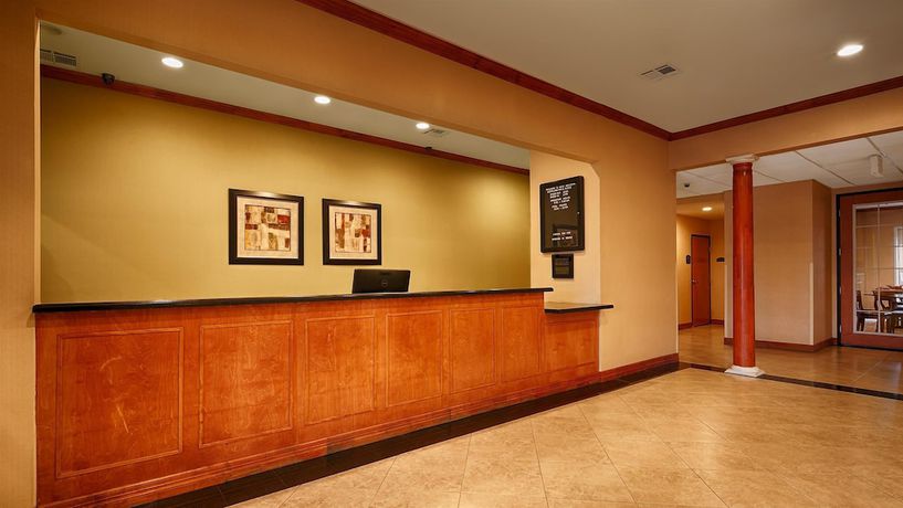 Imagen de los interiores del Hotel Best Western Cleveland Inn And Suites. Foto 14