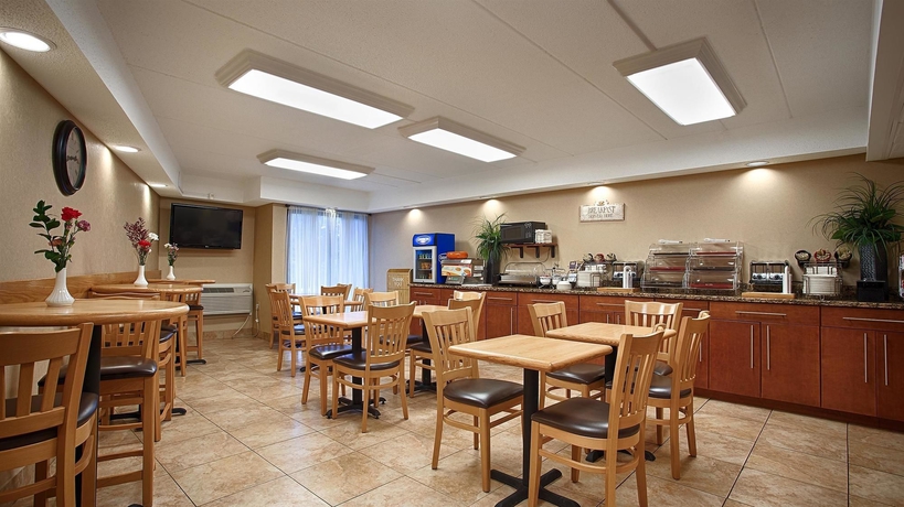 Imagen del bar/restaurante del Hotel Best Western Clifton Park. Foto 2