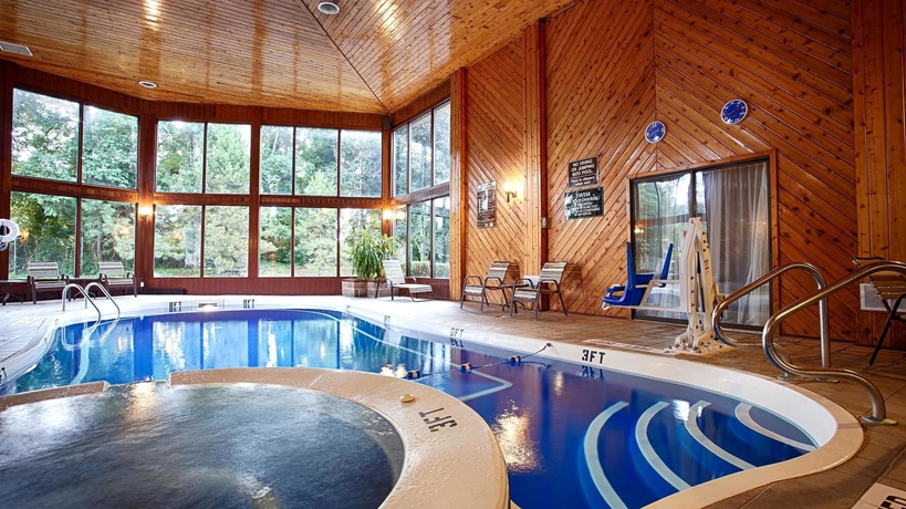 Imagen de la piscina del Hotel Best Western Clifton Park. Foto 16