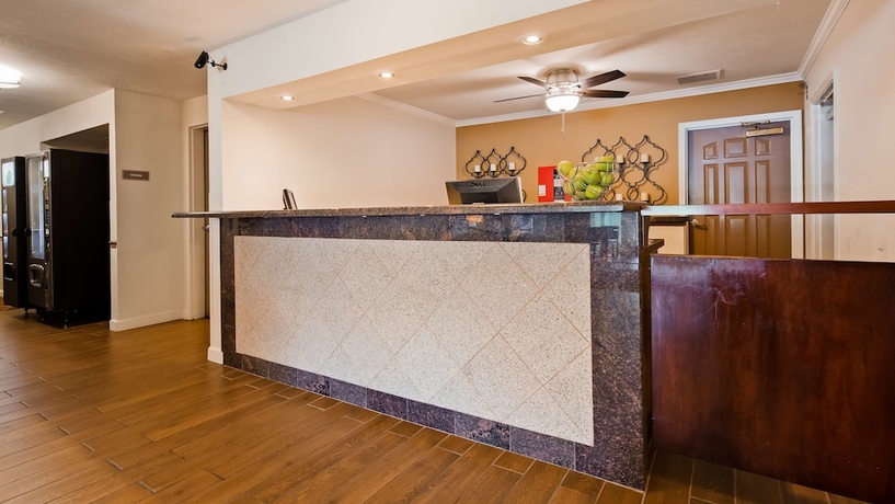 Imagen de los interiores del Hotel Best Western Clovis Cole. Foto 15