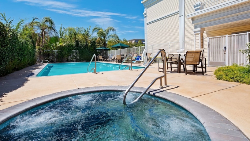 Imagen de la piscina del Hotel Best Western Clovis Cole. Foto 18