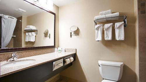 Imagen de la habitación del Hotel Best Western Cold Lake Inn. Foto 12