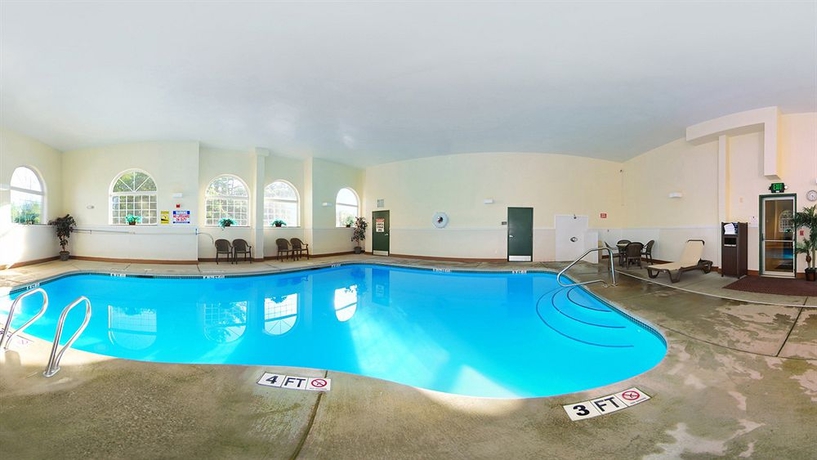 Imagen de la piscina del Hotel Best Western Concord Inn and Suites. Foto 16