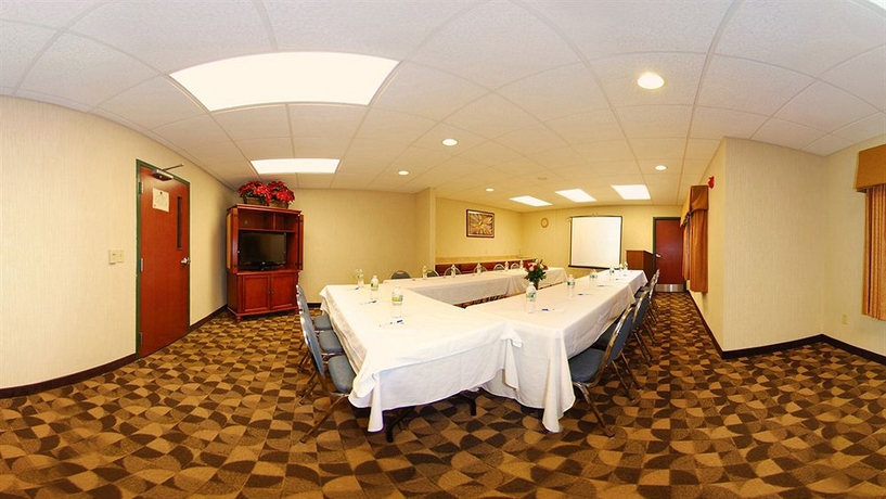 Imagen de los interiores del Hotel Best Western Concord Inn and Suites. Foto 13