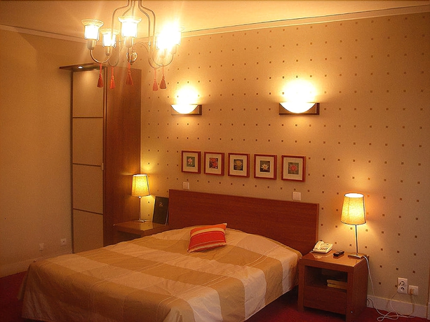 Imagen de la habitación del Hotel Best Western Continental, PAU. Foto 13