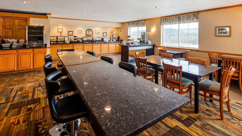 Imagen del bar/restaurante del Hotel Best Western Cooperstown. Foto 2