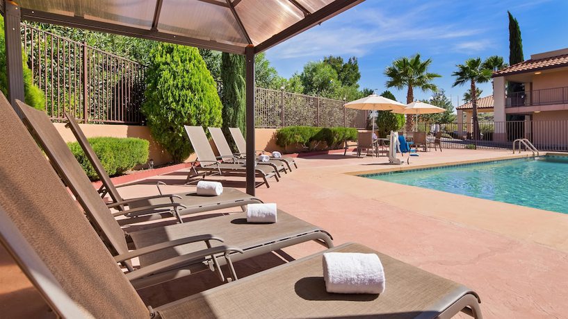 Imagen de la piscina del Hotel Best Western Copper Hills Inn. Foto 20