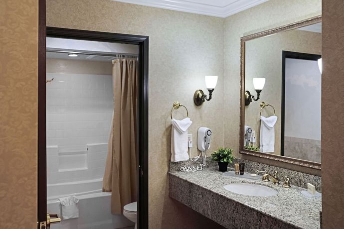 Imagen de la habitación del Hotel Best Western Corona and Suites. Foto 9