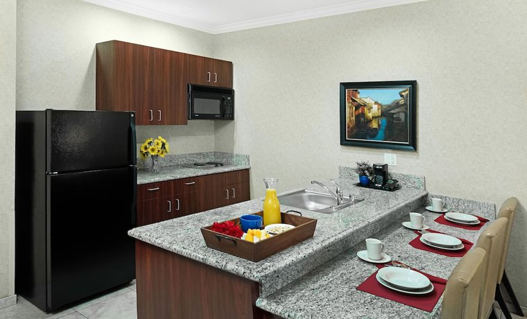 Imagen de la habitación del Hotel Best Western Corona and Suites. Foto 11