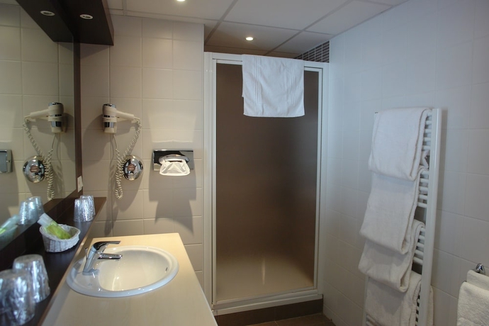 Imagen de la habitación del Hotel Best Western Cote des Sables Plouescat. Foto 5