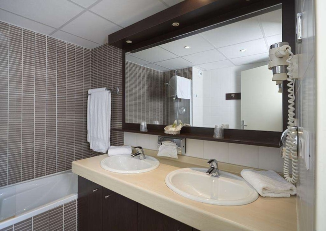 Imagen de la habitación del Hotel Best Western Cote des Sables Plouescat. Foto 7