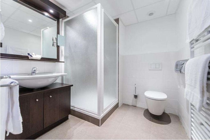 Imagen de la habitación del Hotel Best Western Cote des Sables Plouescat. Foto 9