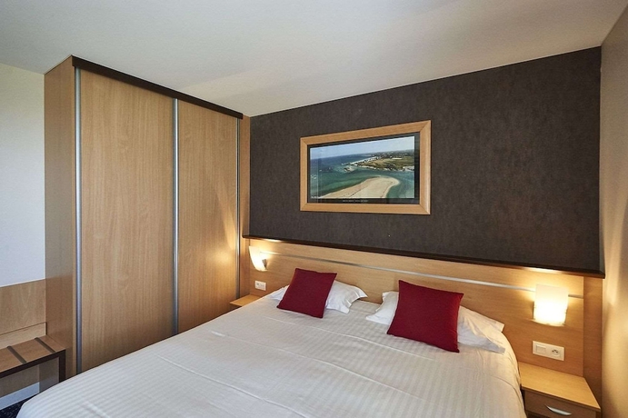 Imagen de la habitación del Hotel Best Western Cote des Sables Plouescat. Foto 14