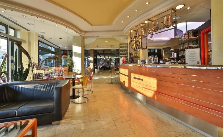 Imagen de los interiores del Hotel Best Western Cristallo. Foto 12