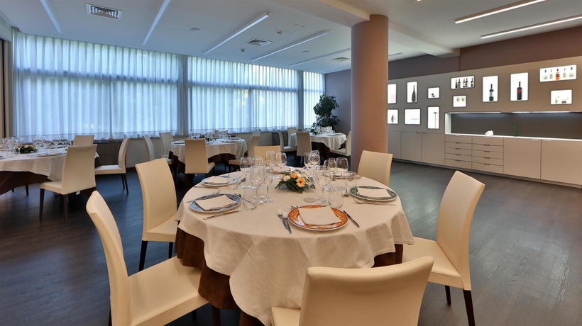 Imagen del bar/restaurante del Hotel Best Western Cristallo. Foto 4