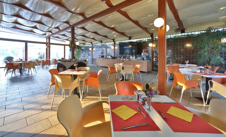 Imagen del bar/restaurante del Hotel Best Western Cristallo. Foto 6