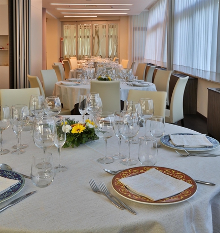 Imagen del bar/restaurante del Hotel Best Western Cristallo, Rovigo. Foto 3