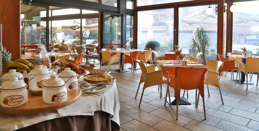 Imagen del bar/restaurante del Hotel Best Western Cristallo, Rovigo. Foto 7