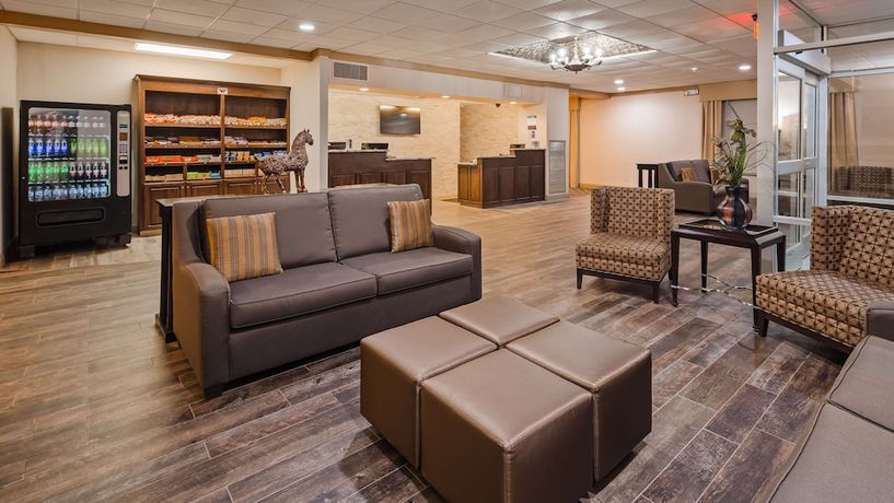 Imagen de los interiores del Hotel Best Western Crossroads Of The Bluffs. Foto 16