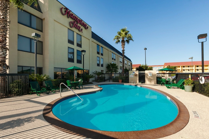 Imagen de la piscina del Hotel Best Western Cy-Fair. Foto 16