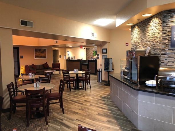 Imagen del bar/restaurante del Hotel Best Western Danville Inn. Foto 6
