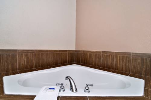 Imagen de la habitación del Hotel Best Western Dayton Inn and Suites. Foto 2