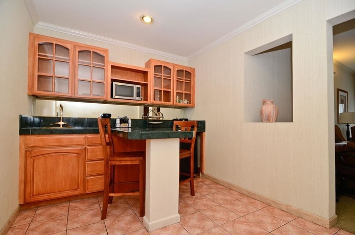 Imagen de la habitación del Hotel Best Western De Anza Inn. Foto 10