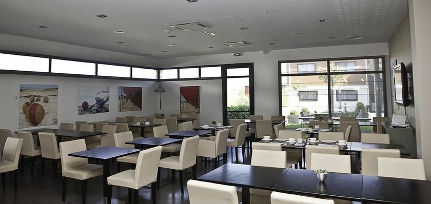 Imagen del bar/restaurante del Hotel Best Western De La Cite and Spa. Foto 2